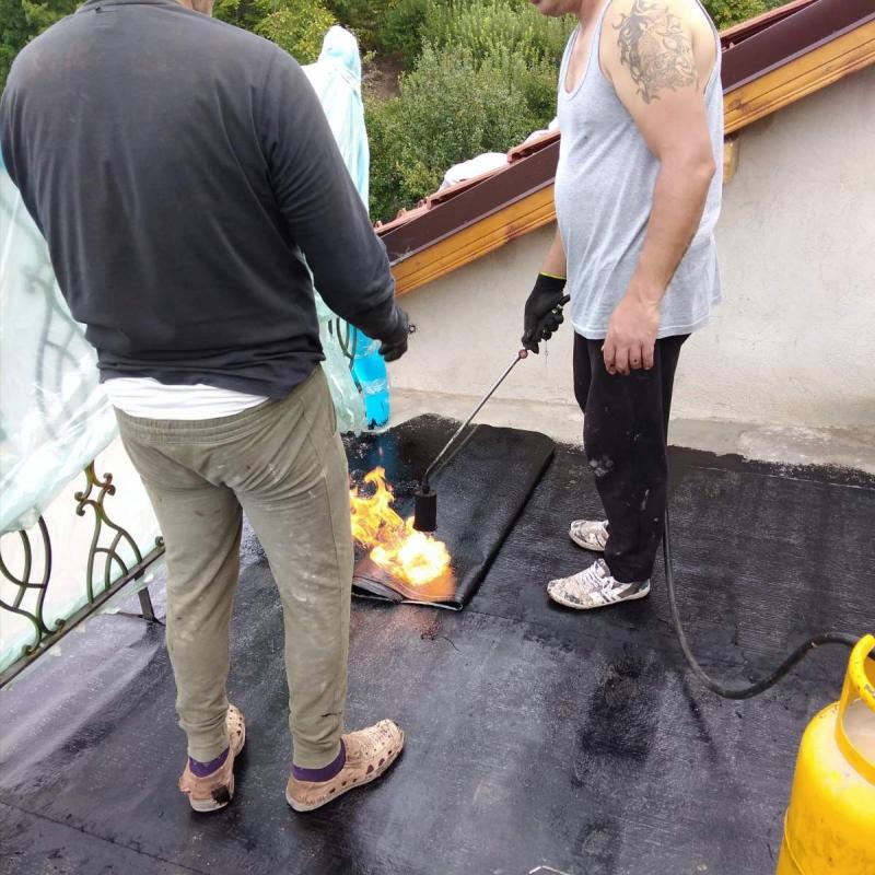 Полагане на хидроизолация на веранда с. Коняво 2020