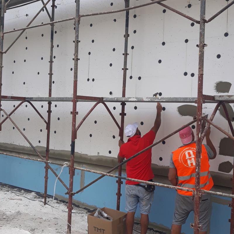 Дюбелиране на фасадата преди шпакловка 2019