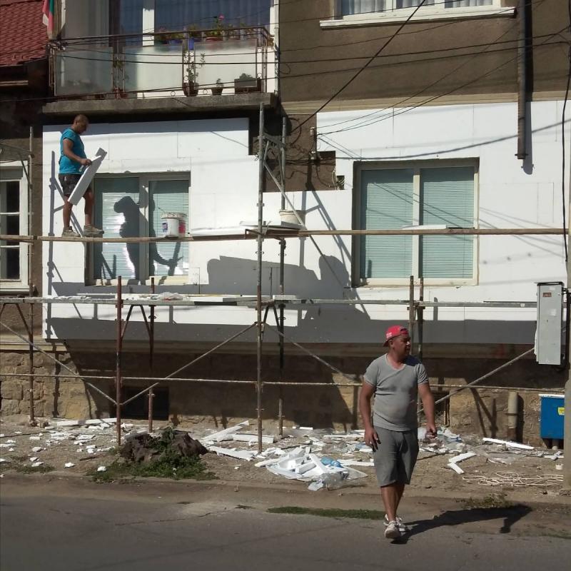 Полагане на драскана мазилка ул. Тодор Каблешков Кюстендил 2020