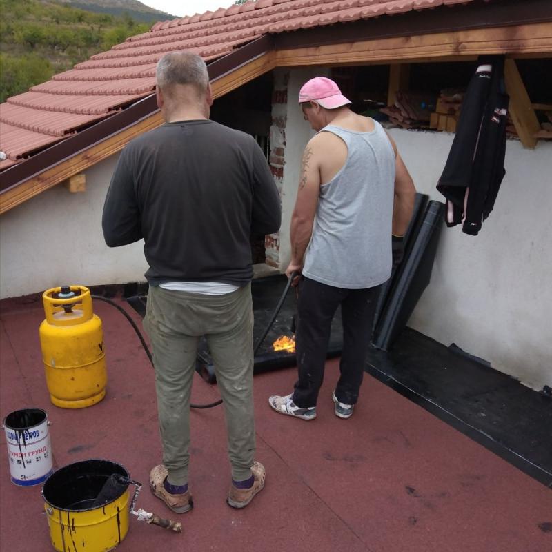 полагане на хидроизолация на веранда с. Коняво 2020