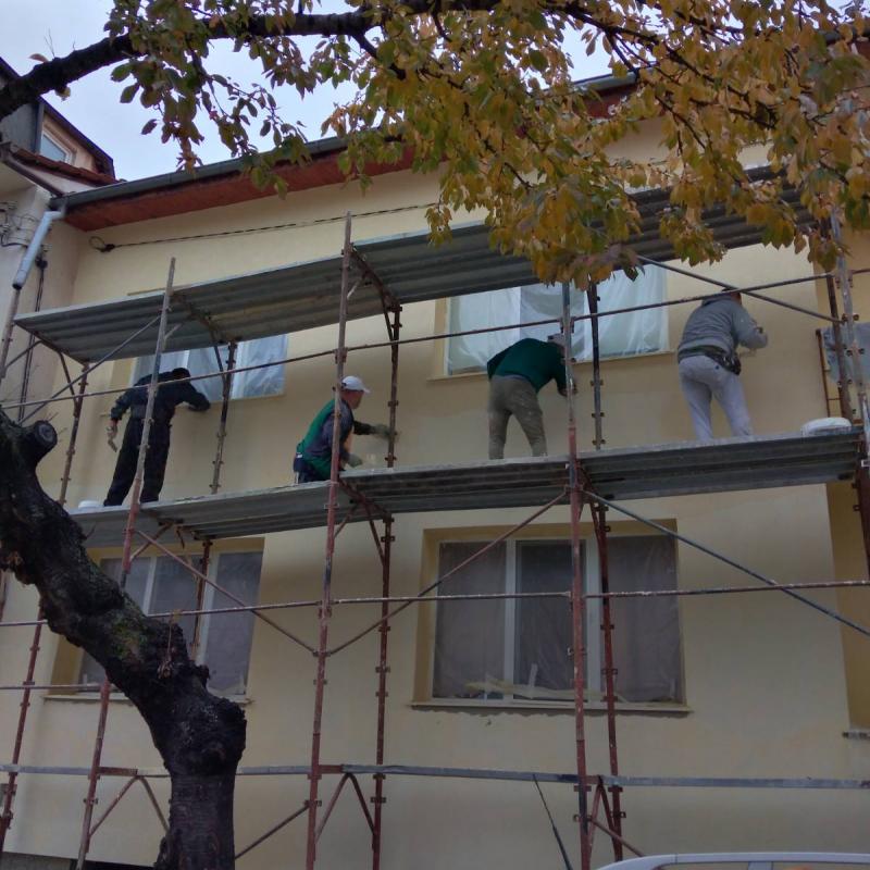 Полагане на драскана мазилка ул. Ивайло гр. Кюстендил 2020